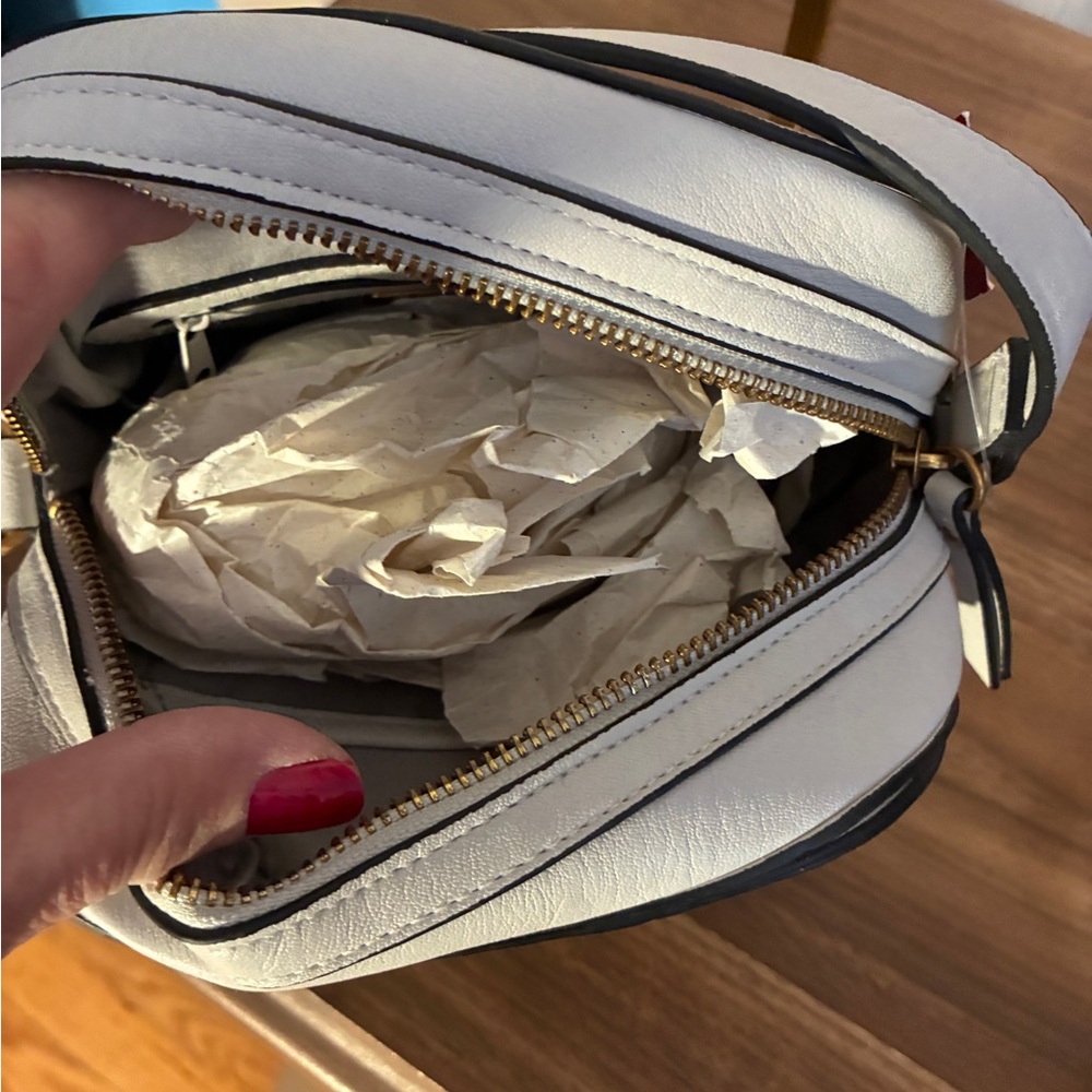 Rosetti White Quilted Dome Crossbody with Gold Logo NWT - Picture 10 of 17